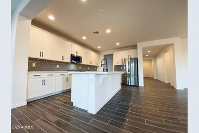 9025 W Denton Lane, Glendale, AZ 85305 - Photo 7