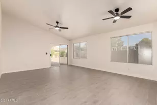 8214 W Lumbee St, Phoenix, AZ 85043 - Photo 9