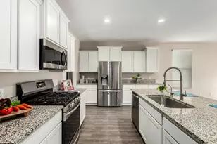 10773 W Swayback Pass Pass, Peoria, AZ 85383 - Photo 9