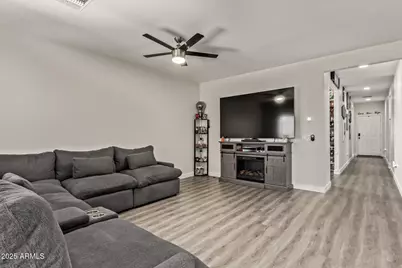 11204 W Mobile Lane, Tolleson, AZ 85353 - Photo 7