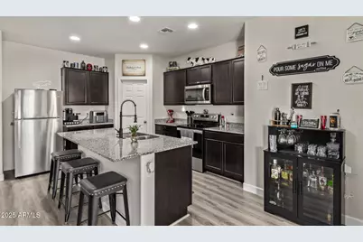 11204 W Mobile Lane, Tolleson, AZ 85353 - Photo 9