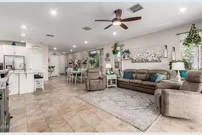 9341 W Willow Bend Lane, Phoenix, AZ 85037 - Photo 11