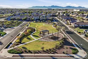 9341 W Willow Bend Ln, Phoenix, AZ 85037 - Photo 25