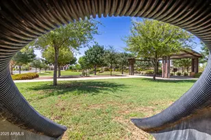 9341 W Willow Bend Ln, Phoenix, AZ 85037 - Photo 21