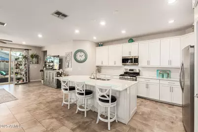 9341 W Willow Bend Lane, Phoenix, AZ 85037 - Photo 13