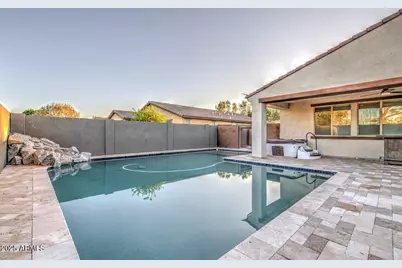 6815 S 19th Lane, Phoenix, AZ 85041 - Photo 31