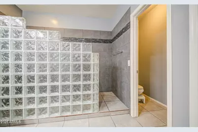 6815 S 19th Lane, Phoenix, AZ 85041 - Photo 19