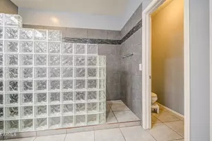 6815 S 19th Ln, Phoenix, AZ 85041 - Photo 19