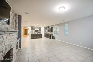 6815 S 19th Ln, Phoenix, AZ 85041 - Photo 9