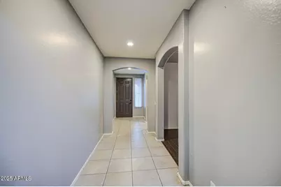 6815 S 19th Lane, Phoenix, AZ 85041 - Photo 13