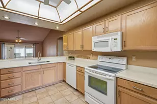 10776 W Runion Dr, Peoria, AZ 85373 - Photo 17