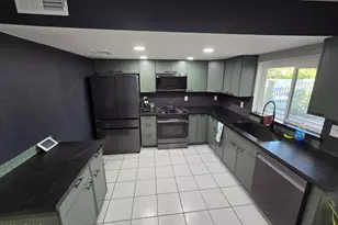 7442 W Desert Cove Ave, Peoria, AZ 85345 - Photo 9