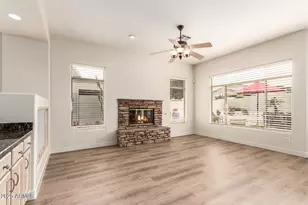 2031 E Valencia Dr, Phoenix, AZ 85042 - Photo 15