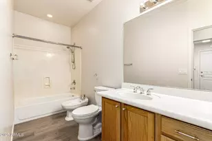 2031 E Valencia Dr, Phoenix, AZ 85042 - Photo 31