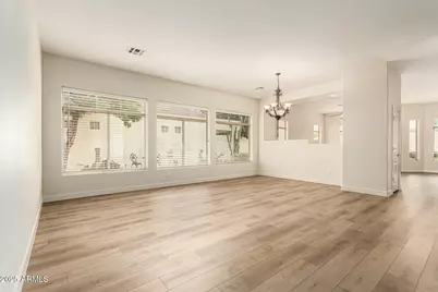 2031 E Valencia Drive, Phoenix, AZ 85042 - Photo 7