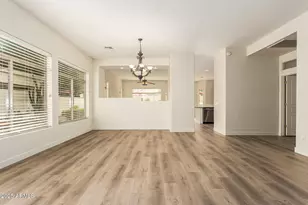 2031 E Valencia Dr, Phoenix, AZ 85042 - Photo 9