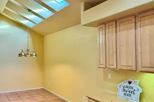 7240 N Dreamy Draw Dr, Phoenix, AZ 85020 - Photo 17