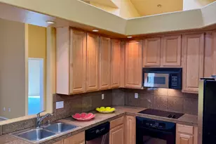 7240 N Dreamy Draw Dr, Phoenix, AZ 85020 - Photo 23