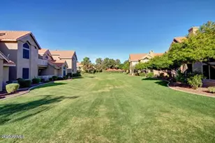 1633 E Lakeside Dr, Gilbert, AZ 85234 - Photo 41