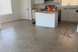 5092 N 75th Ln, Glendale, AZ 85303 - Photo 7