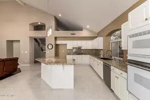 908 E Mountain Sage Dr, Phoenix, AZ 85048 - Photo 53