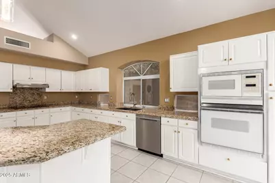 908 E Mountain Sage Drive, Phoenix, AZ 85048 - Photo 5