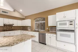 908 E Mountain Sage Dr, Phoenix, AZ 85048 - Photo 5