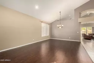 908 E Mountain Sage Dr, Phoenix, AZ 85048 - Photo 7