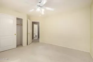 908 E Mountain Sage Dr, Phoenix, AZ 85048 - Photo 31