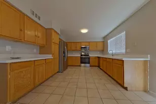 10791 W Rio Vista Ln, Avondale, AZ 85323 - Photo 3