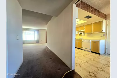 10813 W Hutton Drive, Sun City, AZ 85351 - Photo 5