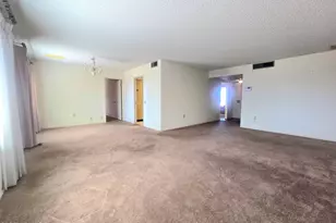 10813 W Hutton Dr, Sun City, AZ 85351 - Photo 9