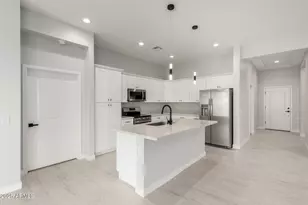 10198 W Mission Dr, Arizona City, AZ 85123 - Photo 13