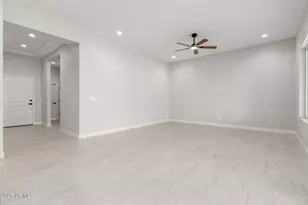 10198 W Mission Dr, Arizona City, AZ 85123 - Photo 9