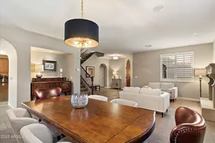 3973 E Hummingbird Ln, Phoenix, AZ 85050 - Photo 9