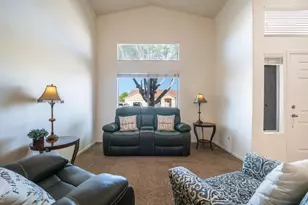 1077 E Loma Vista St, Gilbert, AZ 85295 - Photo 13