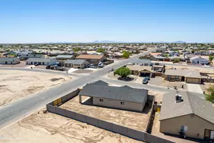 8442 W Raven Dr, Arizona City, AZ 85123 - Photo 41