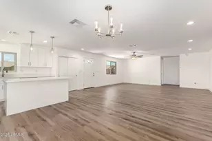 8442 W Raven Dr, Arizona City, AZ 85123 - Photo 13