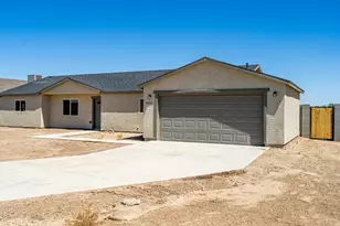 8442 W Raven Dr, Arizona City, AZ 85123 - Photo 3