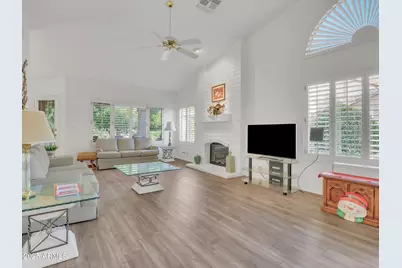 18764 N 89th Lane N, Peoria, AZ 85382 - Photo 5