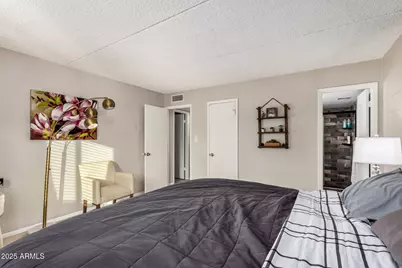 4201 E Camelback Road #15, Phoenix, AZ 85018 - Photo 15