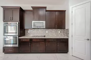 6327 E Dixileta Dr E, Cave Creek, AZ 85331 - Photo 23