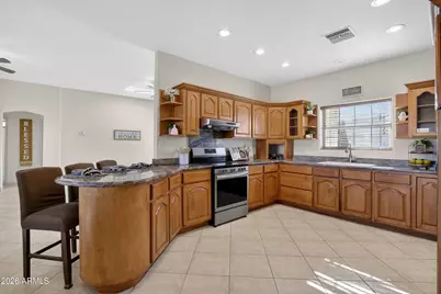 2064 W Dobbins Road, Phoenix, AZ 85041 - Photo 5