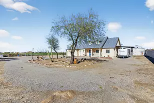 2064 W Dobbins Rd, Phoenix, AZ 85041 - Photo 49