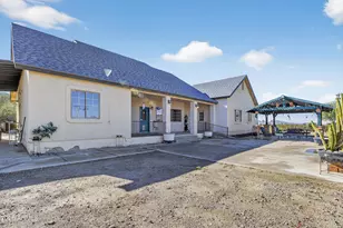 2064 W Dobbins Rd, Phoenix, AZ 85041 - Photo 37