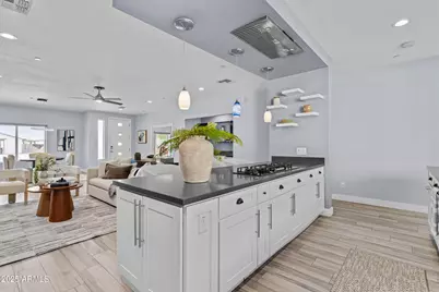 8228 E Monte Vista Road, Scottsdale, AZ 85257 - Photo 13