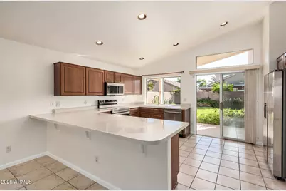 747 W Douglas Avenue, Gilbert, AZ 85233 - Photo 7