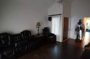 9235 N 51st Ln, Glendale, AZ 85302 - Photo 3