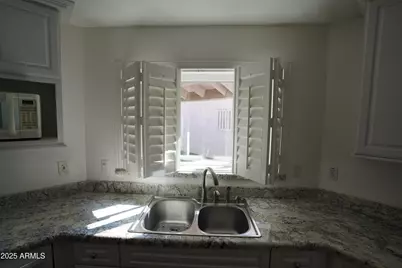 9235 N 51st Lane, Glendale, AZ 85302 - Photo 5