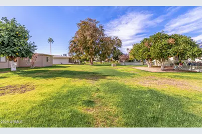 10722 W Kelso Drive, Sun City, AZ 85351 - Photo 37